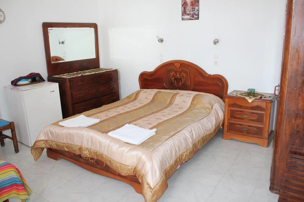 A traditional guest room at Electra Studios